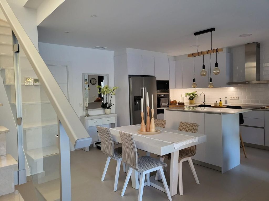 Luxury House for sale in Almoradí, 410 000 €, Photo 1