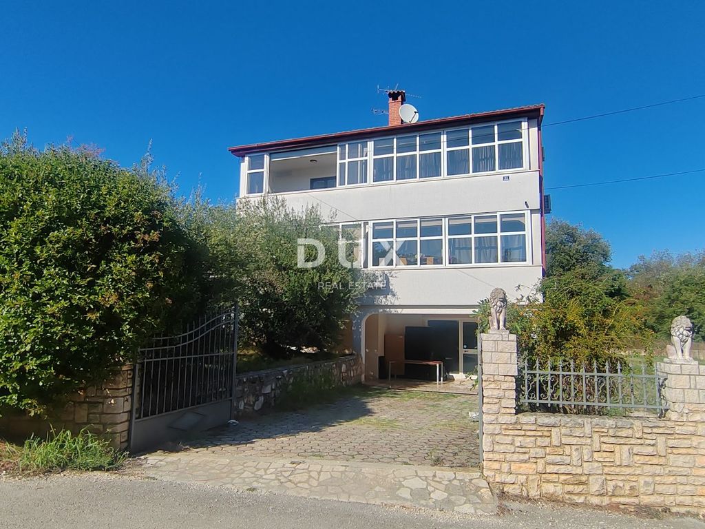 Luxury House for sale in Porec, 1 300 000 €, Photo 1