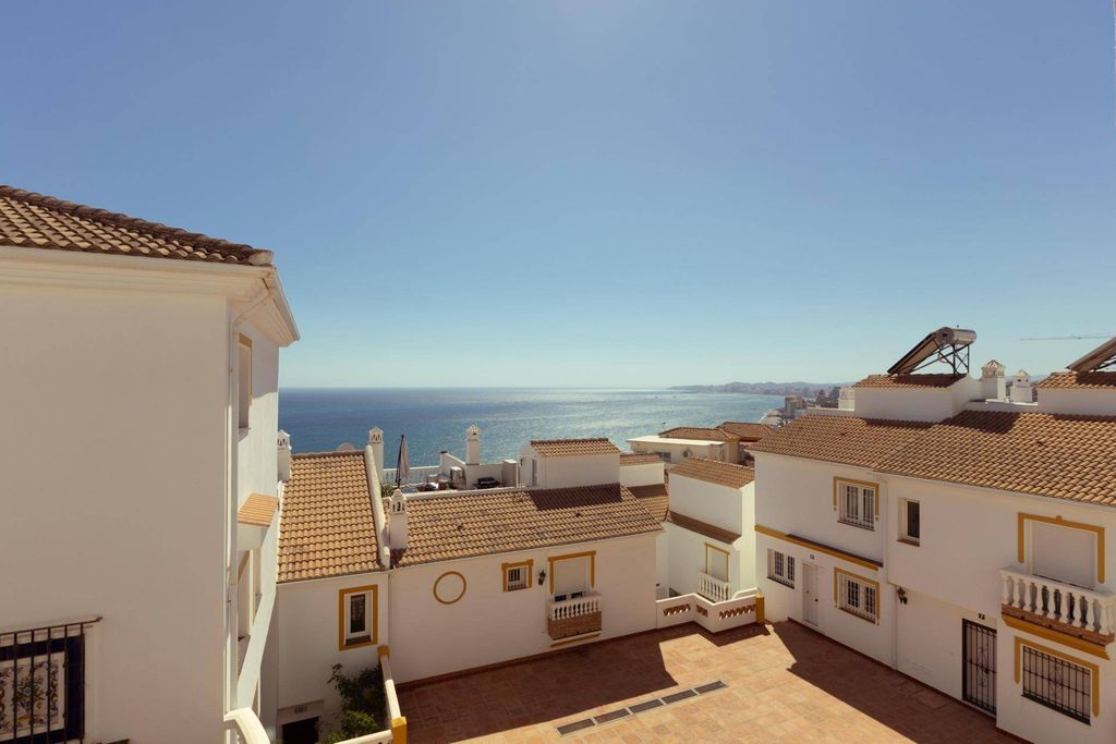 Luxury House for sale in Benalmádena, 425 000 €, Photo 1