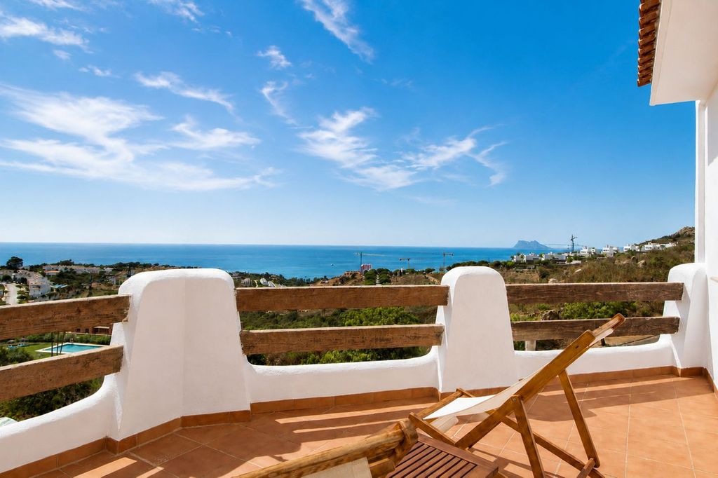 Luxury House for sale in Manilva, 560 000 €, Photo 1