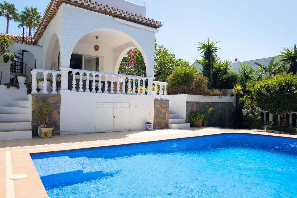 Maison de luxe à vendre à Estepona, 825 000 €, Photo 1