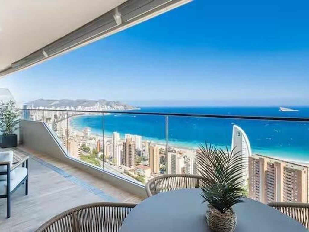 Luxury Apartment for sale in Benidorm, 750 000 €, Photo 1