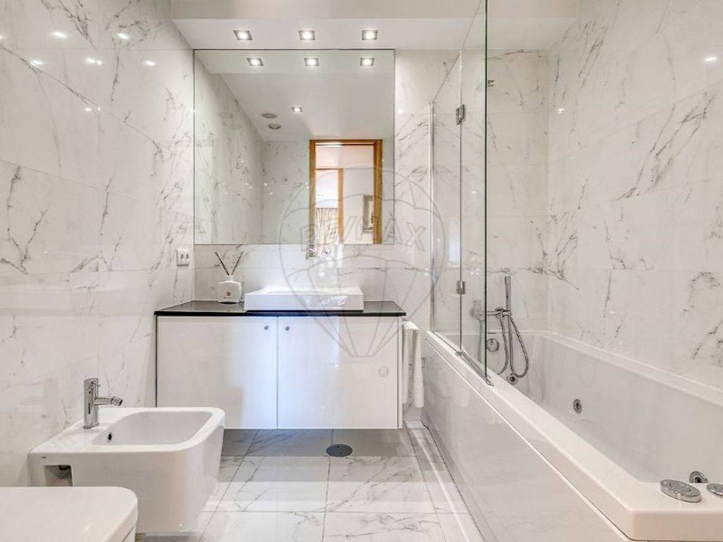 Luxury Apartment for sale in Vila Nova de Gaia, 680 000 €, Photo 1