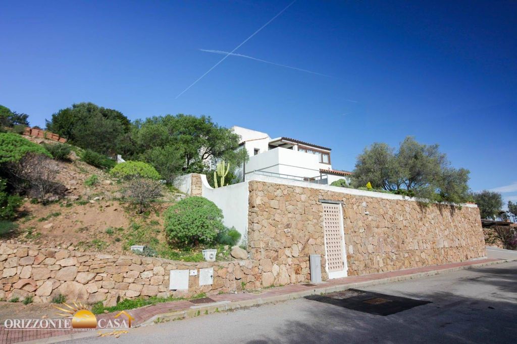 Maison de luxe à vendre à Loiri Porto San Paolo, 990 000 €, Photo 1