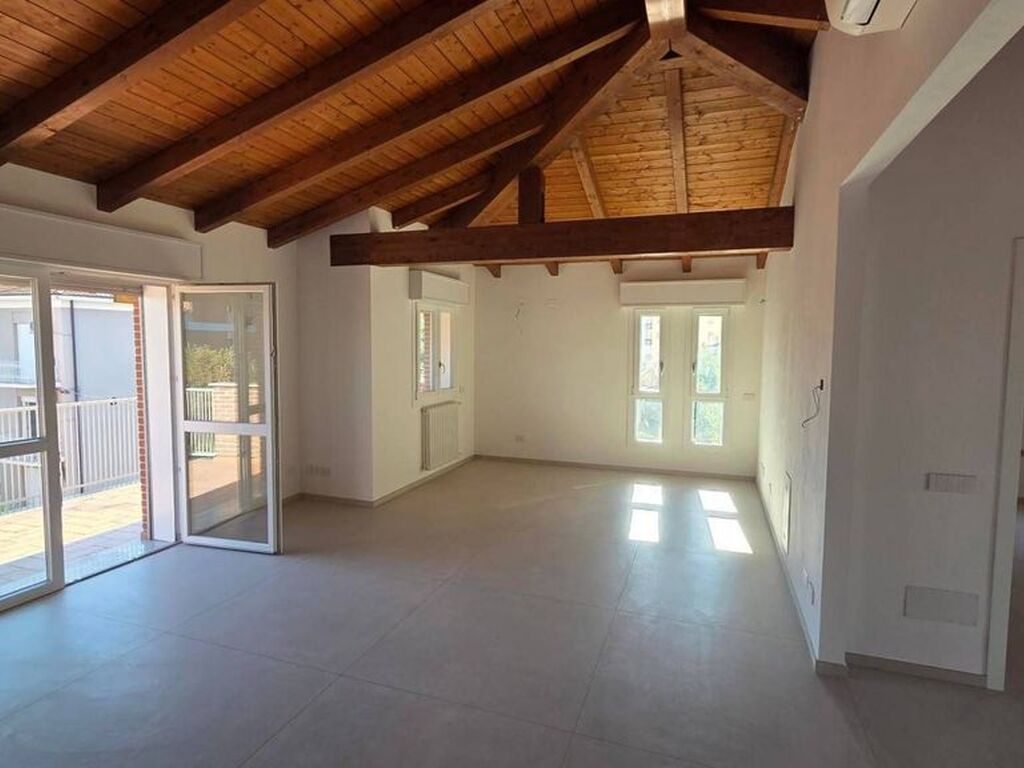 Appartement de luxe à vendre à Modena, 685 000 €, Photo 1