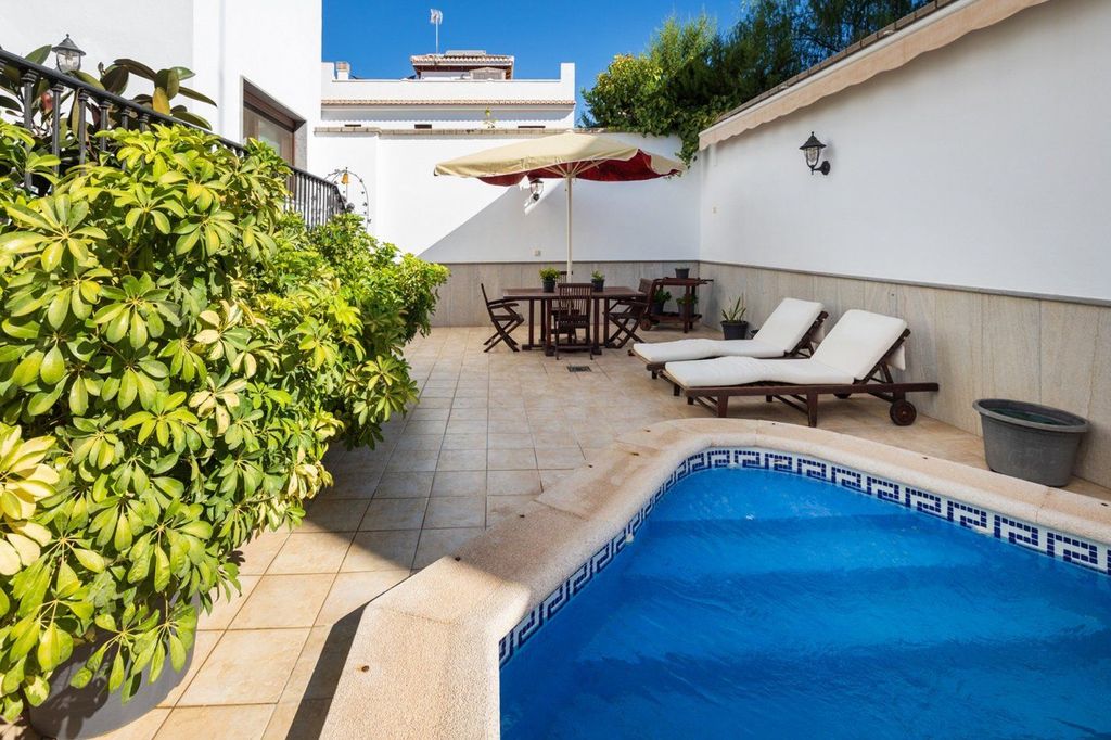 Luxury House for sale in Granada, 995 000 €, Photo 1