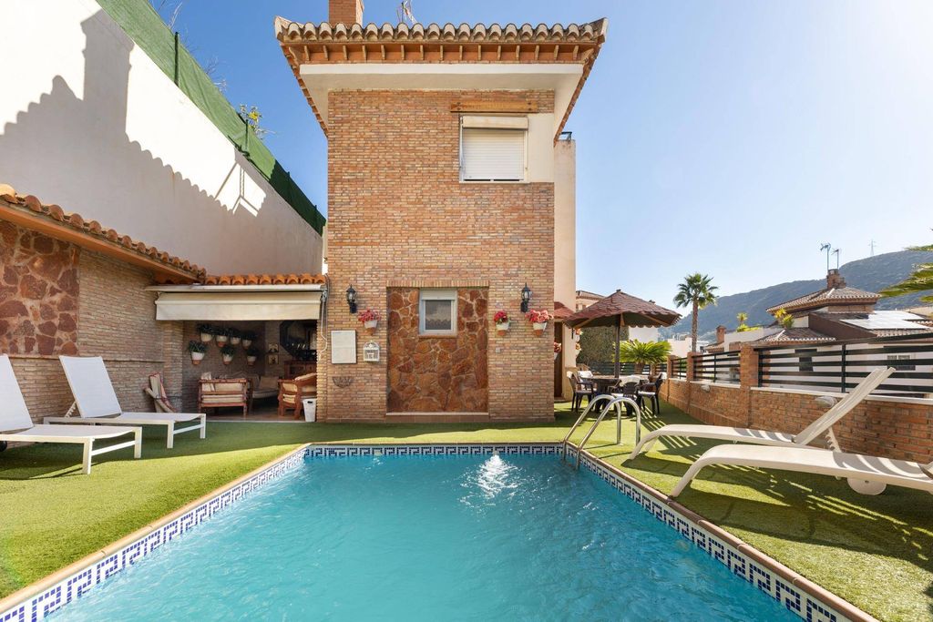 Luxury House for sale in Granada, 640 000 €, Photo 1