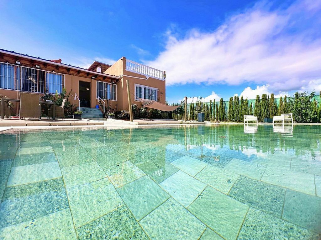 Maison de luxe à vendre à Estepona, 599 000 €, Photo 1