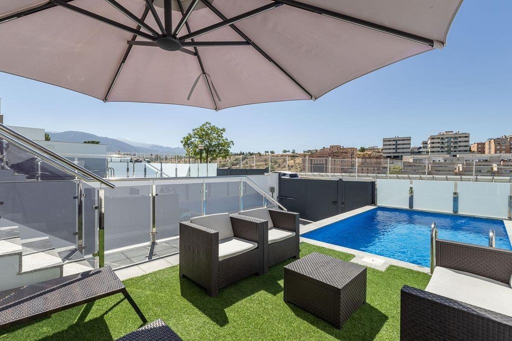 Luxury House for sale in Granada, 599 000 €, Photo 1