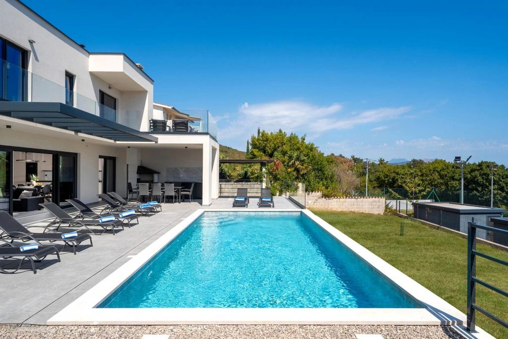 Maison de luxe à vendre à Rabac, 795 000 €, Photo 2
