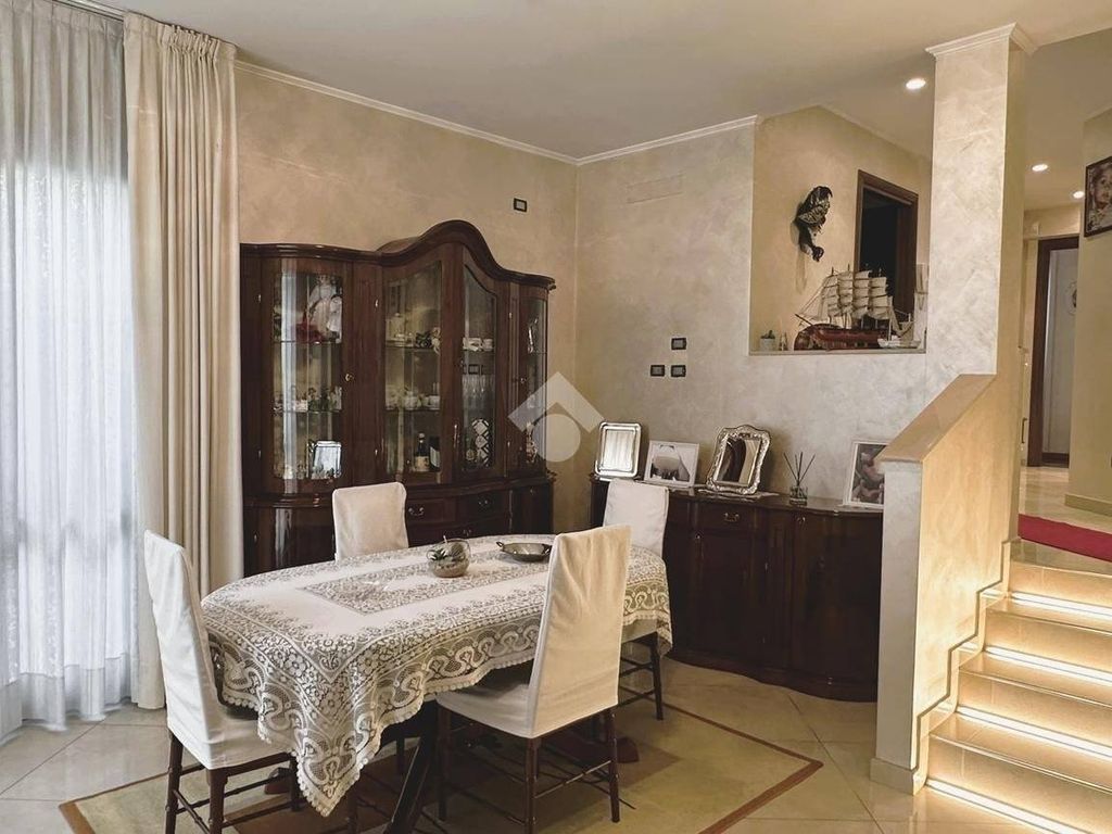 Maison de luxe à vendre à Vimercate, 620 000 €, Photo 7