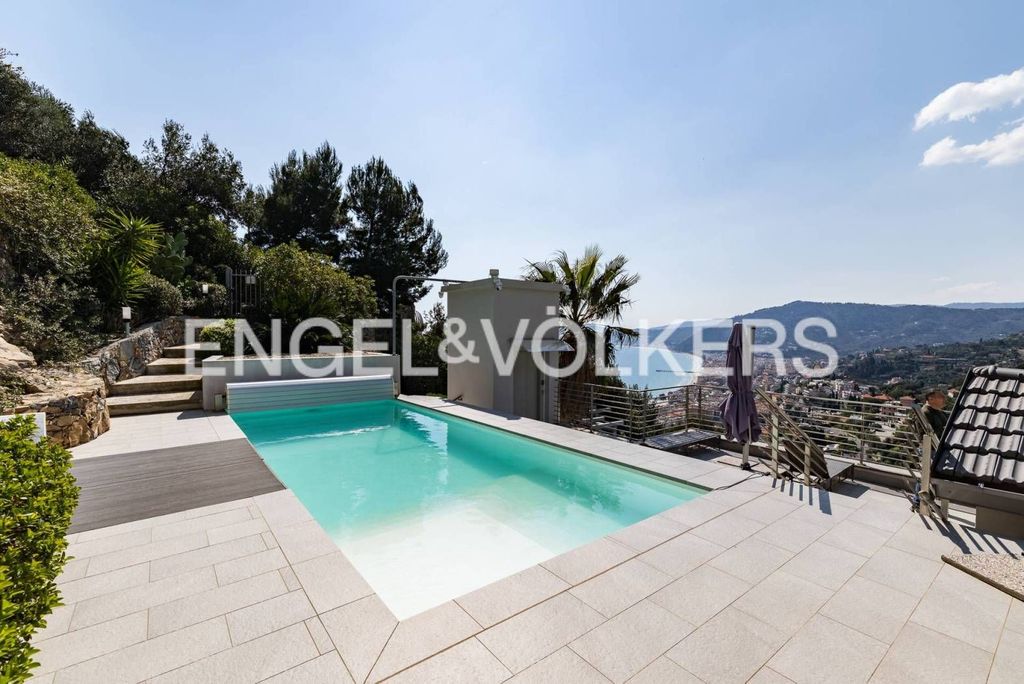 Maison de luxe à vendre à Alassio, 1 750 000 €, Photo 1