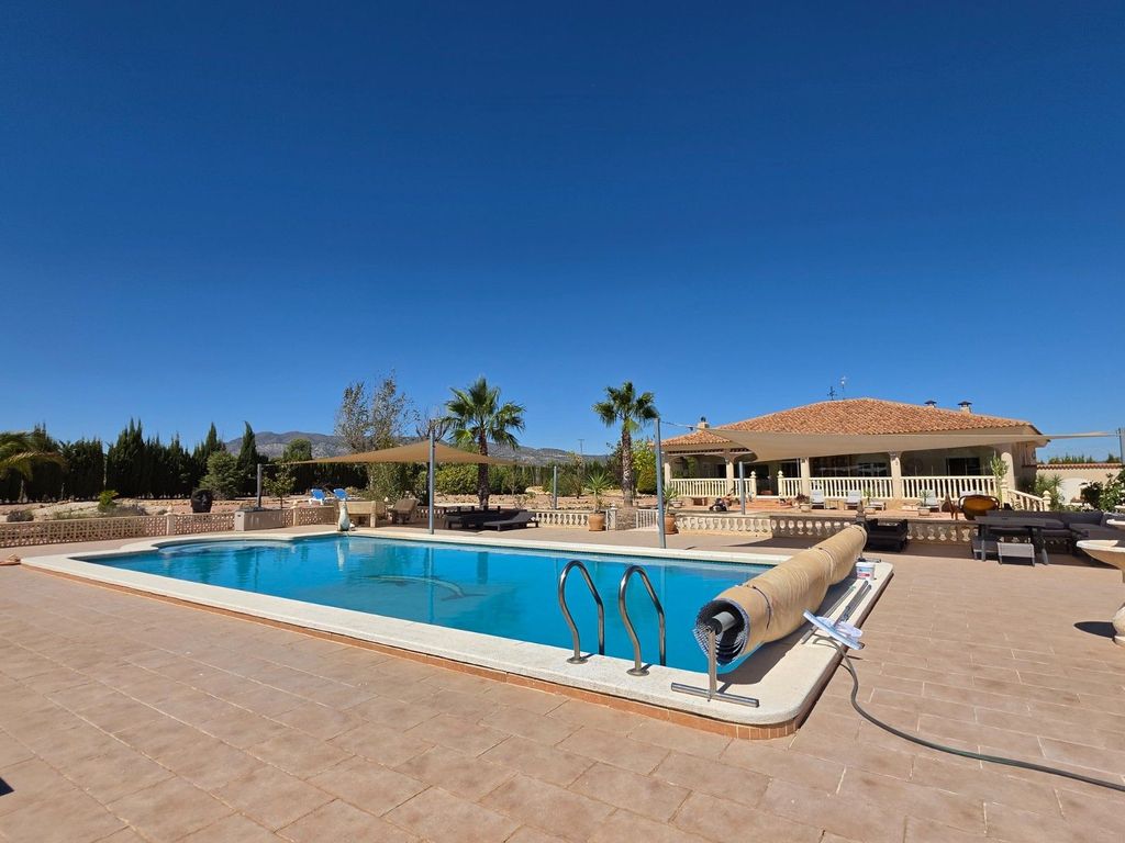 Maison de luxe à vendre à Pinoso, 895 000 €, Photo 1