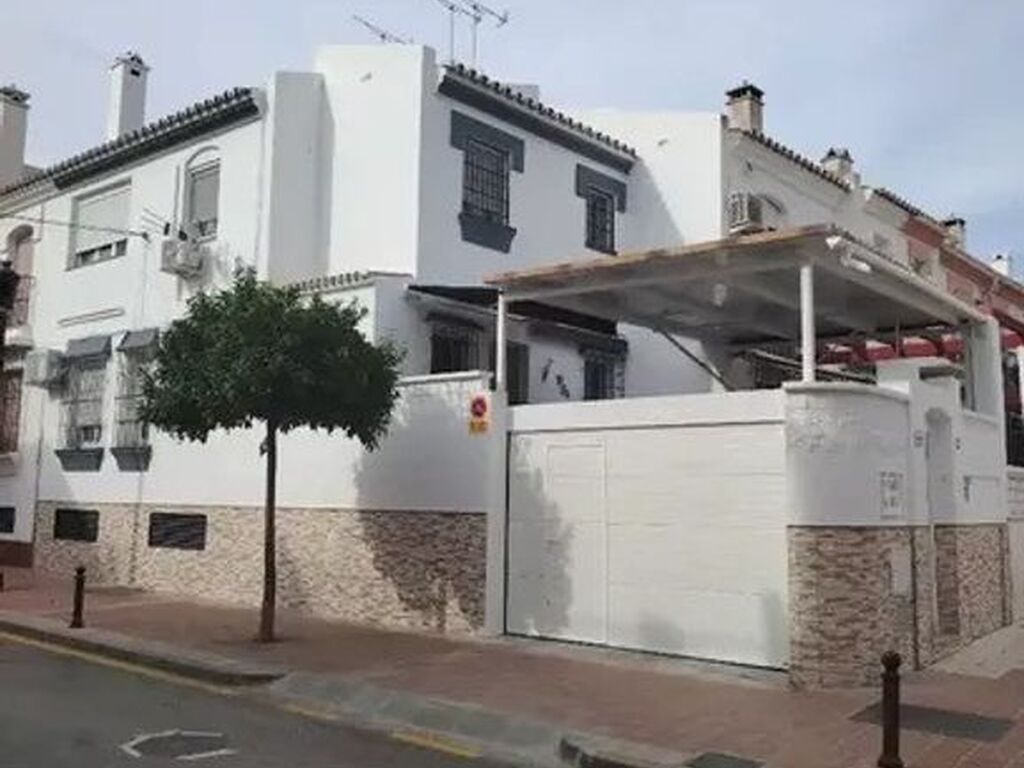 Luxury House for sale in Benalmádena, 624 000 €, Photo 1