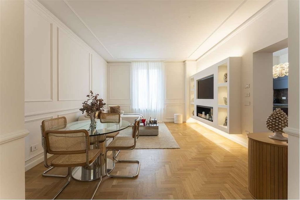 Appartement de luxe à vendre à Modena, 750 000 €, Photo 1