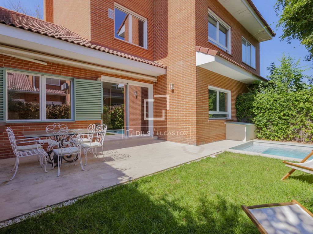 Maison de luxe à vendre à Madrid, 1 480 000 €, Photo 1