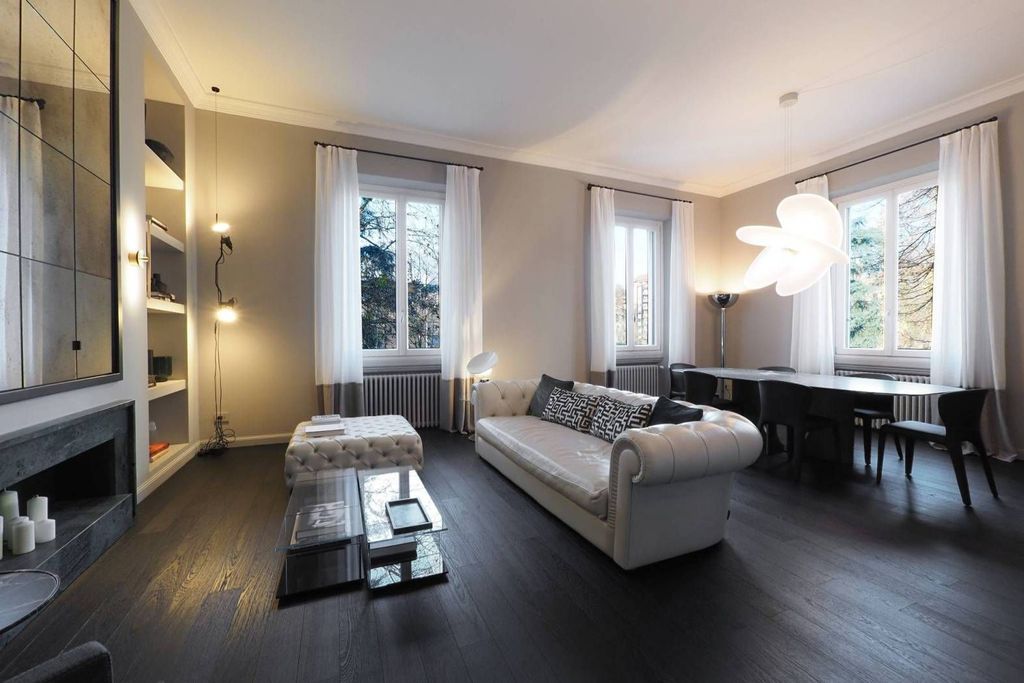 Luxury Apartment for sale in Milan, 1 300 000 €, Photo 3