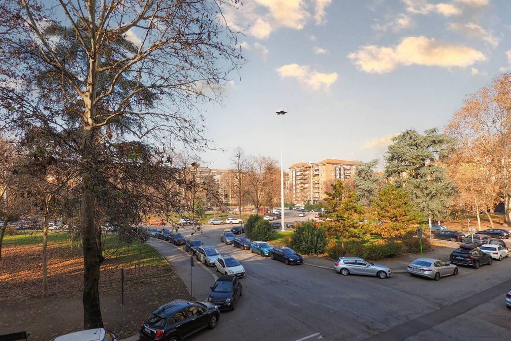 Luxury Apartment for sale in Milan, 1 300 000 €, Photo 6