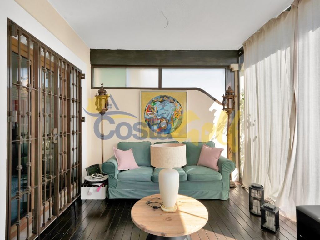 Maison de luxe à vendre à Estepona, 715 000 €, Photo 2
