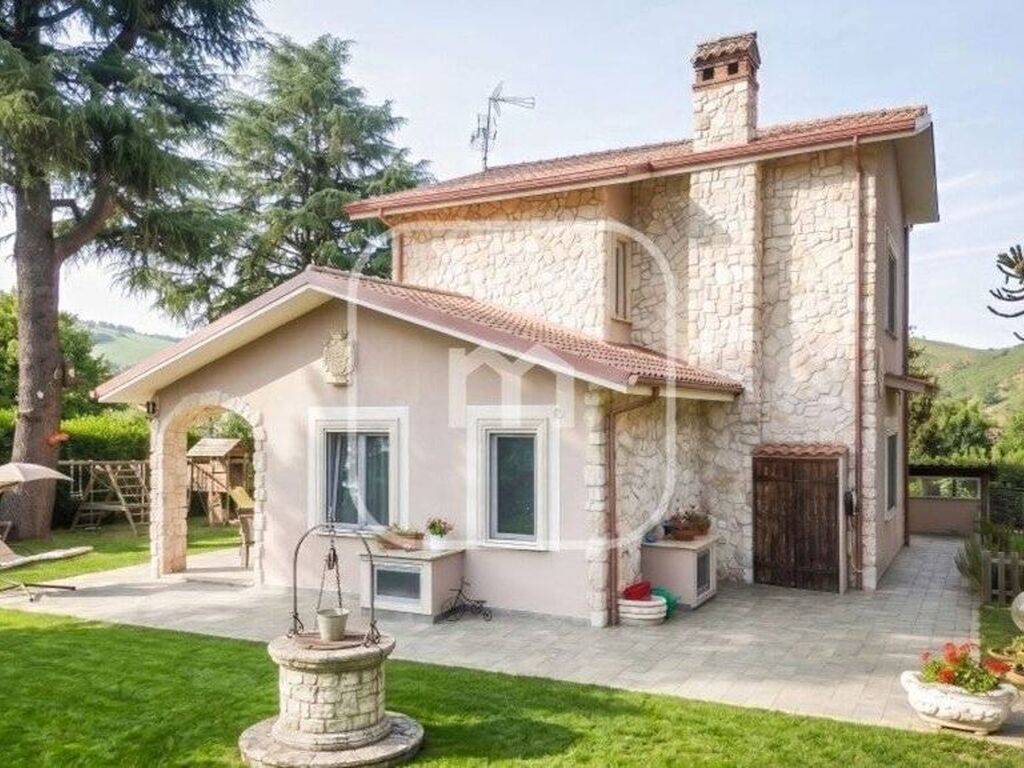 Luxury House for sale in Rocca Priora, 729 000 €, Photo 4
