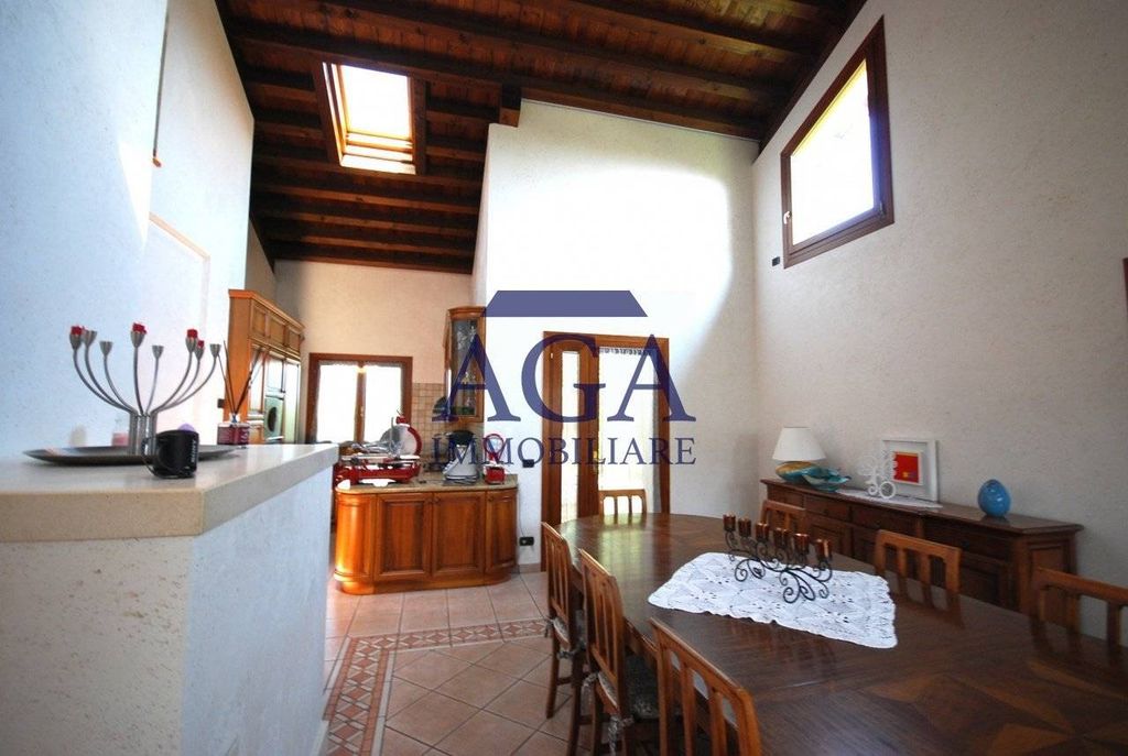 Luxury House for sale in Pieve Di Soligo, 700 000 €, Photo 1