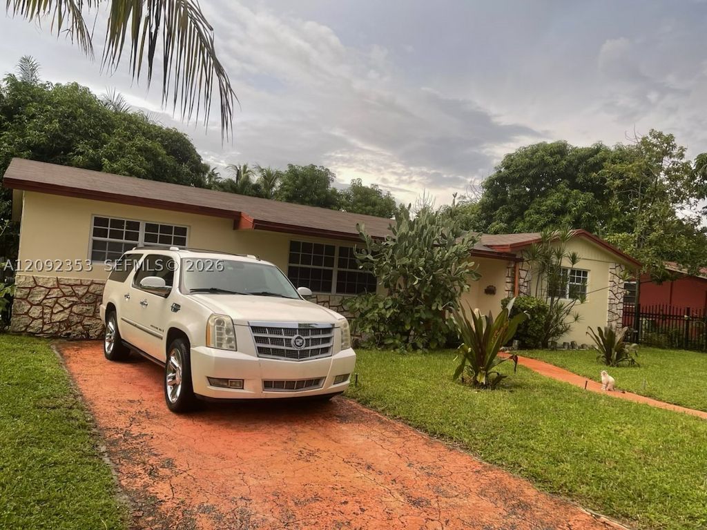Luxury House for sale in Miami, 505 545 €, Photo 1