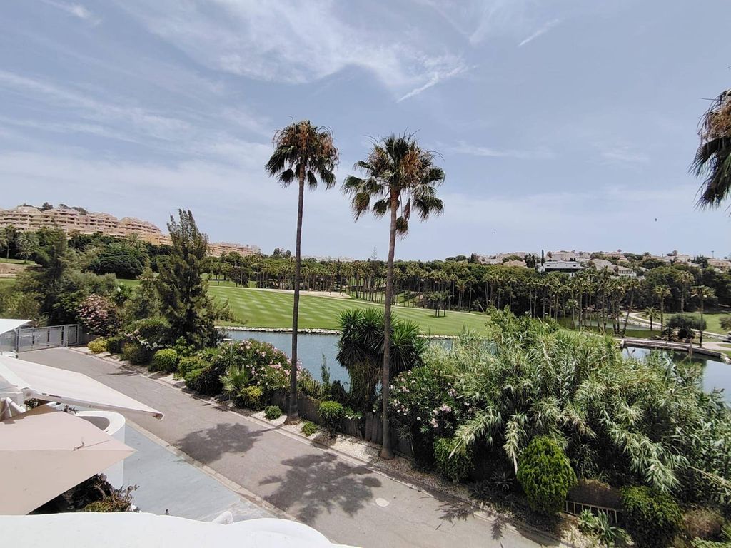 Luxury House for sale in Benalmádena, 599 000 €, Photo 1