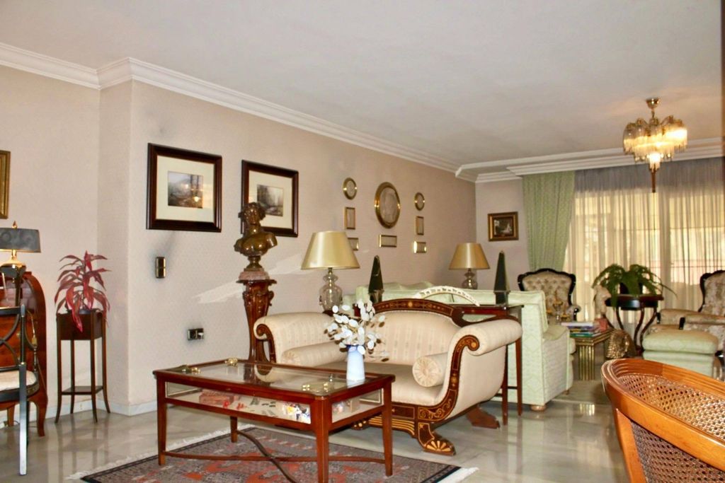 Luxury Apartment for sale in Granada, 1 250 000 €, Photo 2