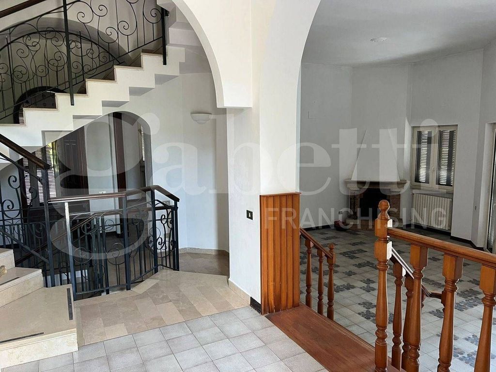 Luxury House for sale in Bari, 750 000 €, Photo 7