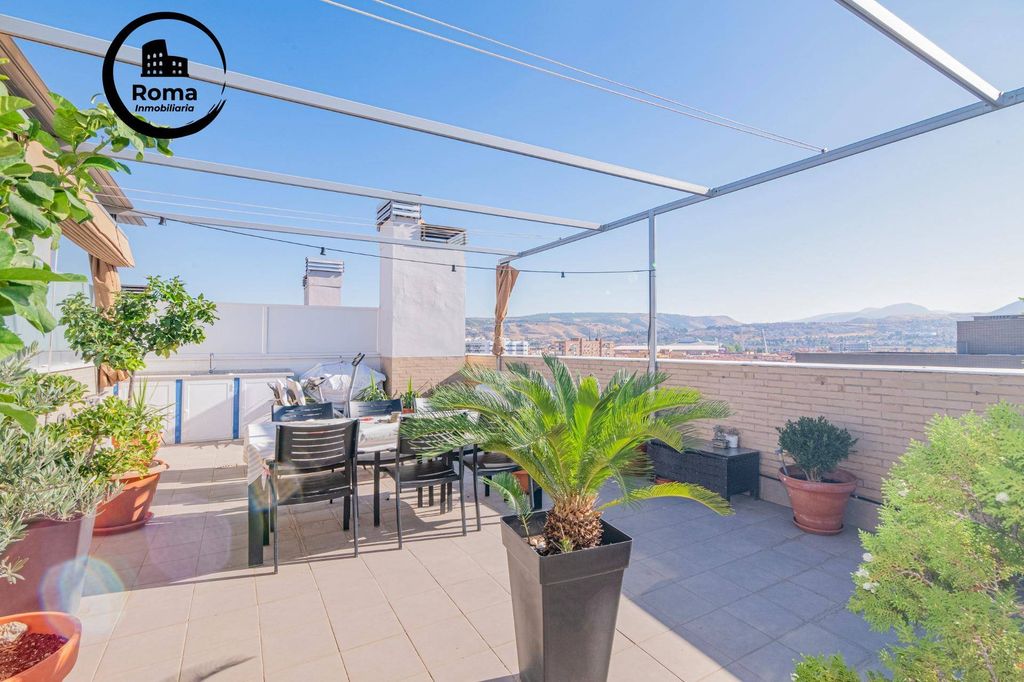 Luxury Apartment for sale in Granada, 475 000 €, Photo 1