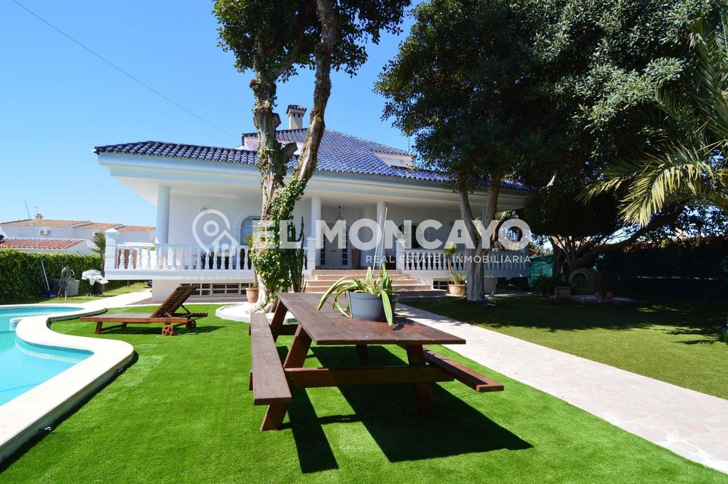Maison de luxe à vendre à Torrevieja, 890 000 €, Photo 1