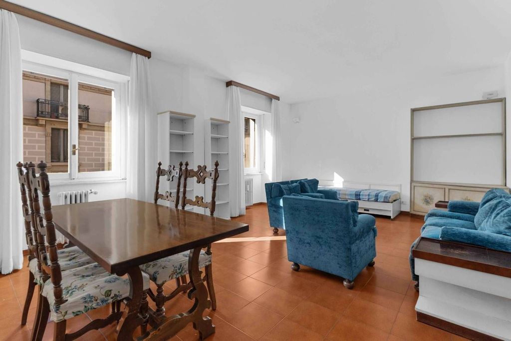 Luxury Apartment for sale in Milan, 948 000 €, Photo 1