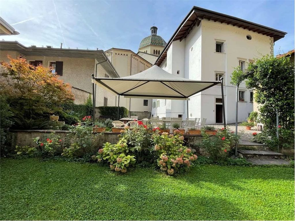 Luxury House for sale in Mezzocorona, 1 800 000 €, Photo 1