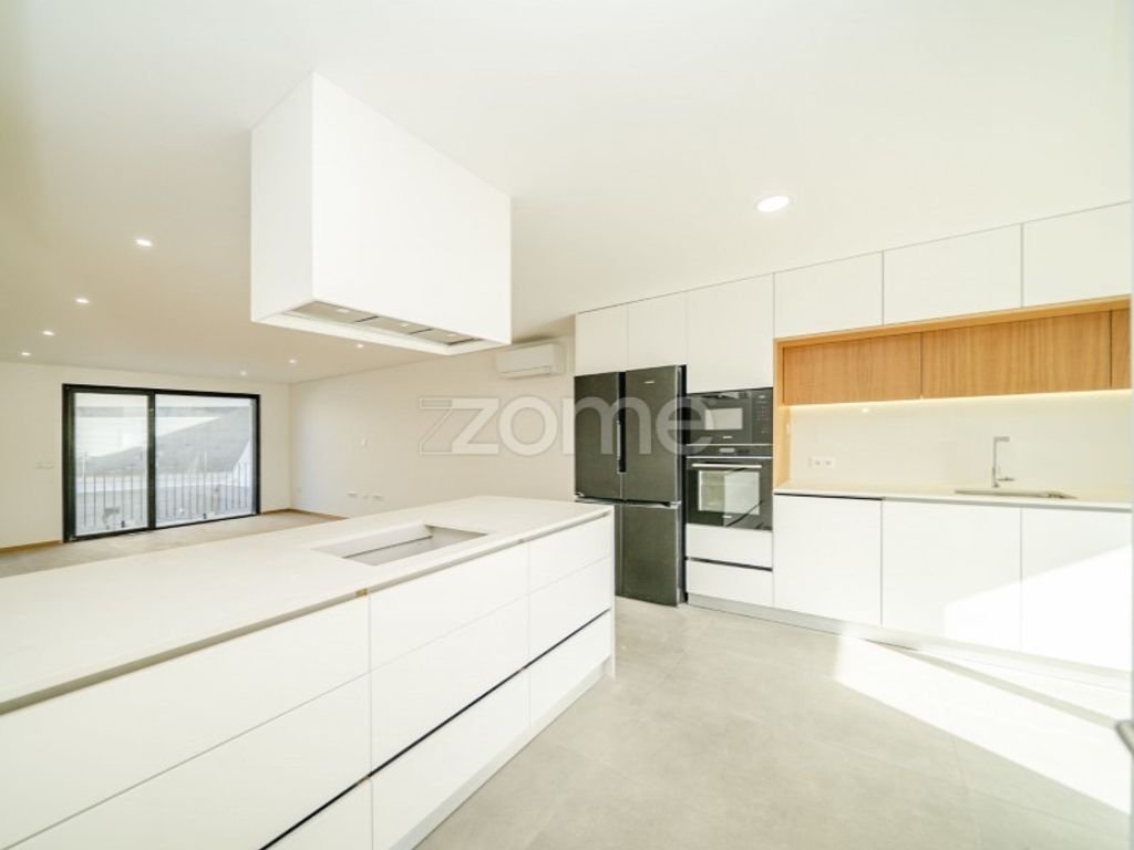 Luxury House for sale in Braga, 499 000 €, Photo 1
