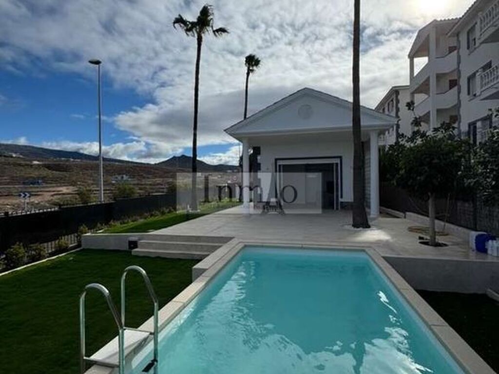 Maison de luxe à vendre à Los Cristianos, 1 250 000 €, Photo 1