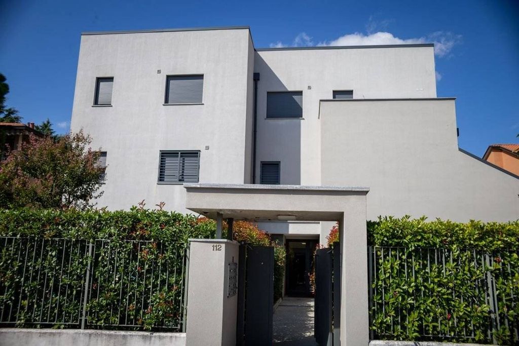 Luxury Apartment for sale in Arcore, 469 000 €, Photo 2