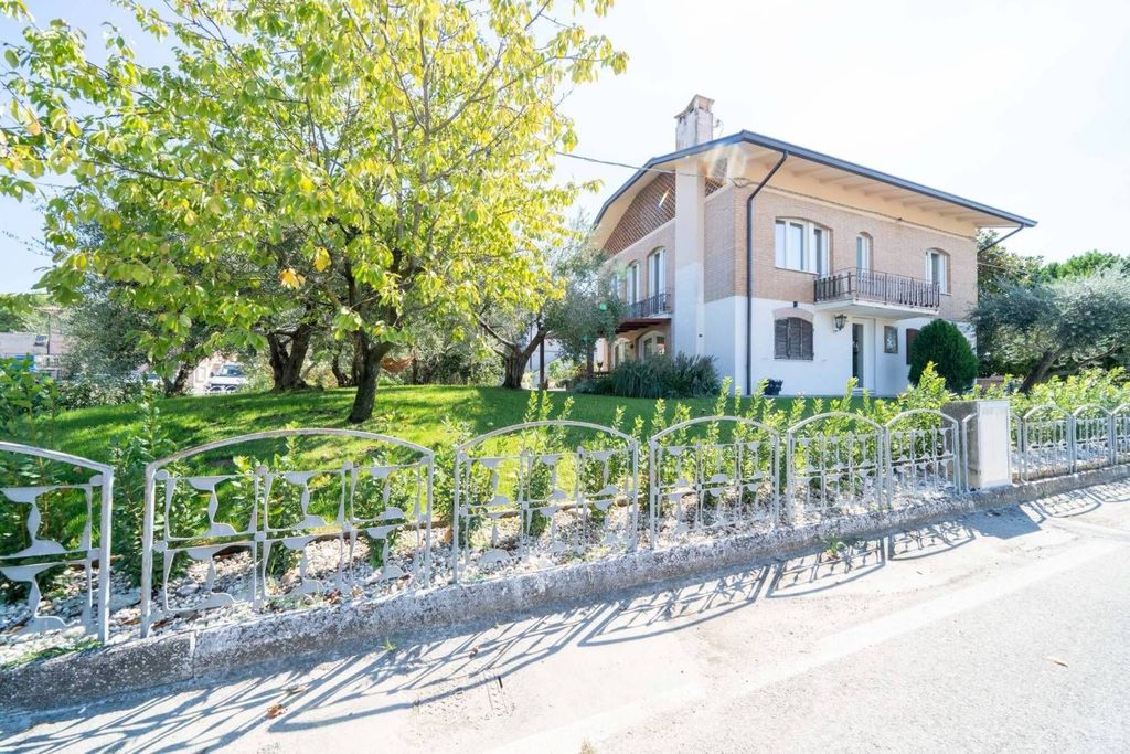 Maison de luxe à vendre à Cesena, 520 000 €, Photo 2