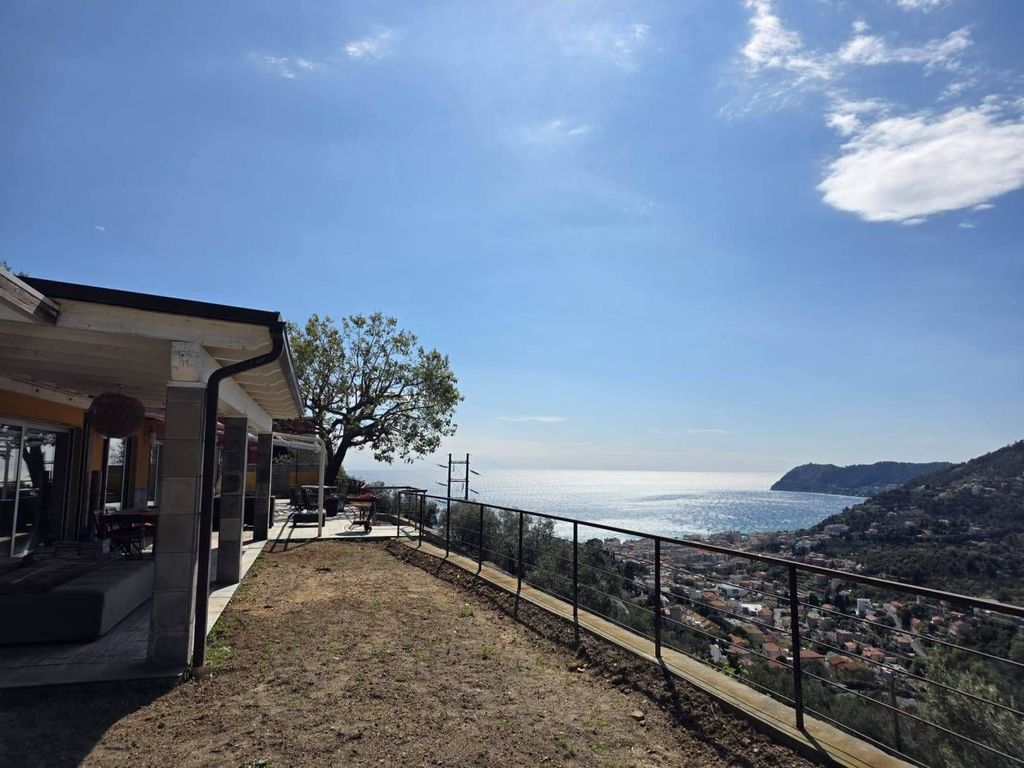 Luxury House for sale in Alassio, 1 300 000 €, Photo 2