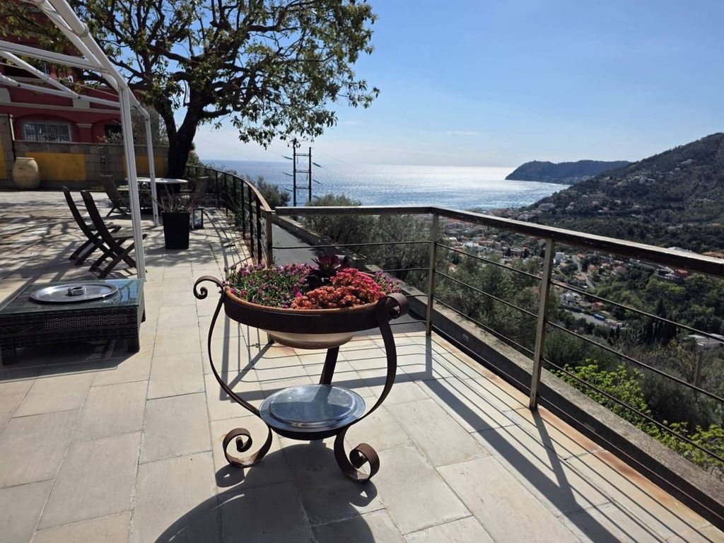 Luxury House for sale in Alassio, 1 300 000 €, Photo 3