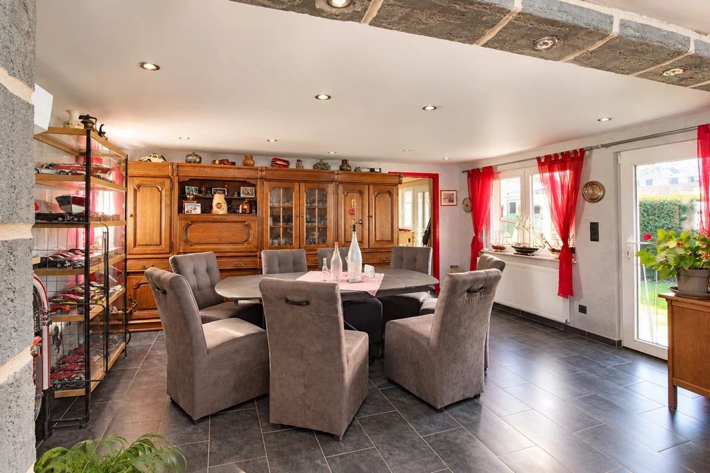 Luxury House for sale in Gilly, 0 €, Photo 1