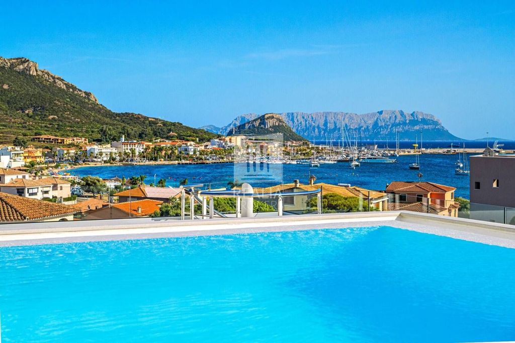 Luxury Apartment for sale in Golfo Aranci, 2 300 000 €, Photo 1