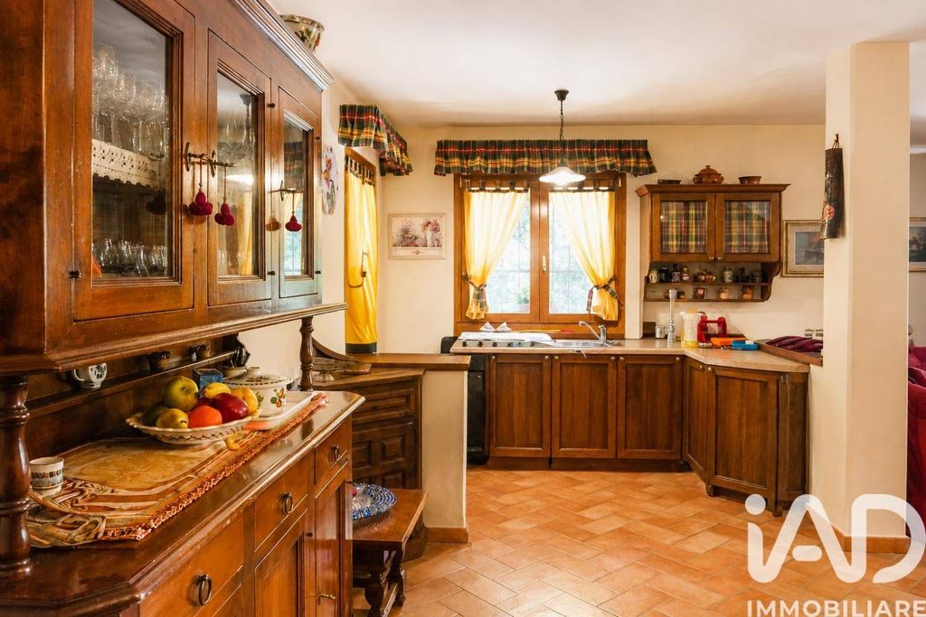 Maison de luxe à vendre à Passignano Sul Trasimeno, 550 000 €, Photo 5