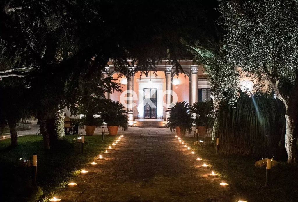 Luxury House for sale in Molfetta, 2 700 000 €, Photo 1