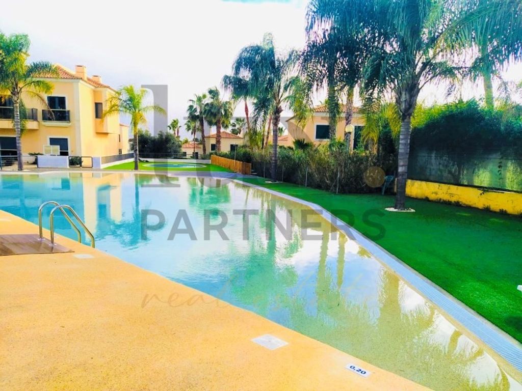 Appartement de luxe à vendre à Faro, 470 000 €, Photo 1