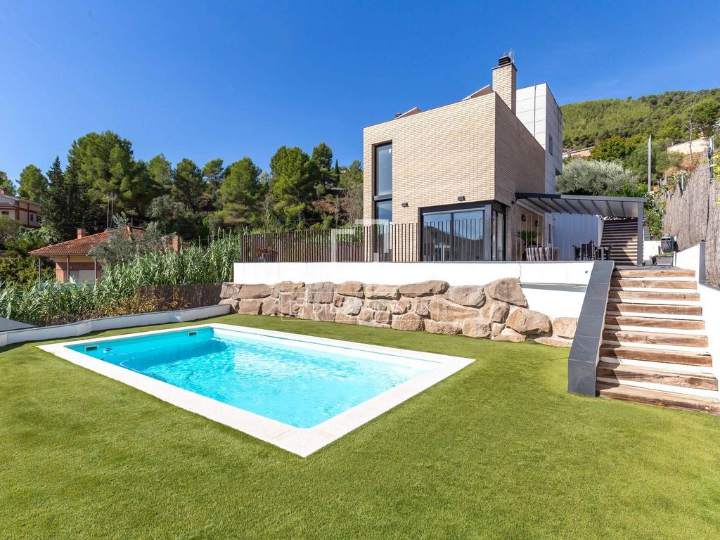 Maison de luxe à vendre à Vallirana, 690 000 €, Photo 2