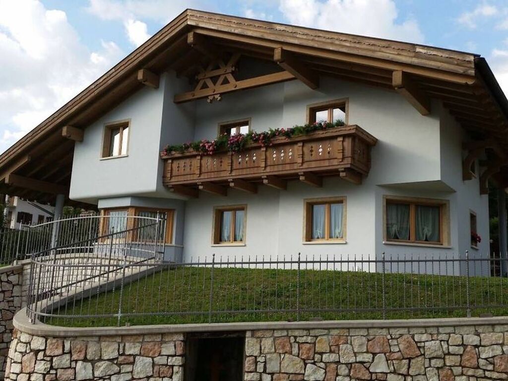 Luxury House for sale in Folgaria, 900 000 €, Photo 1