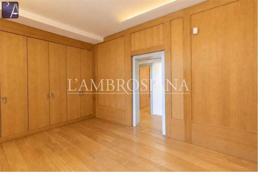 Luxury Apartment for sale in Padova, 910 000 €, Photo 3