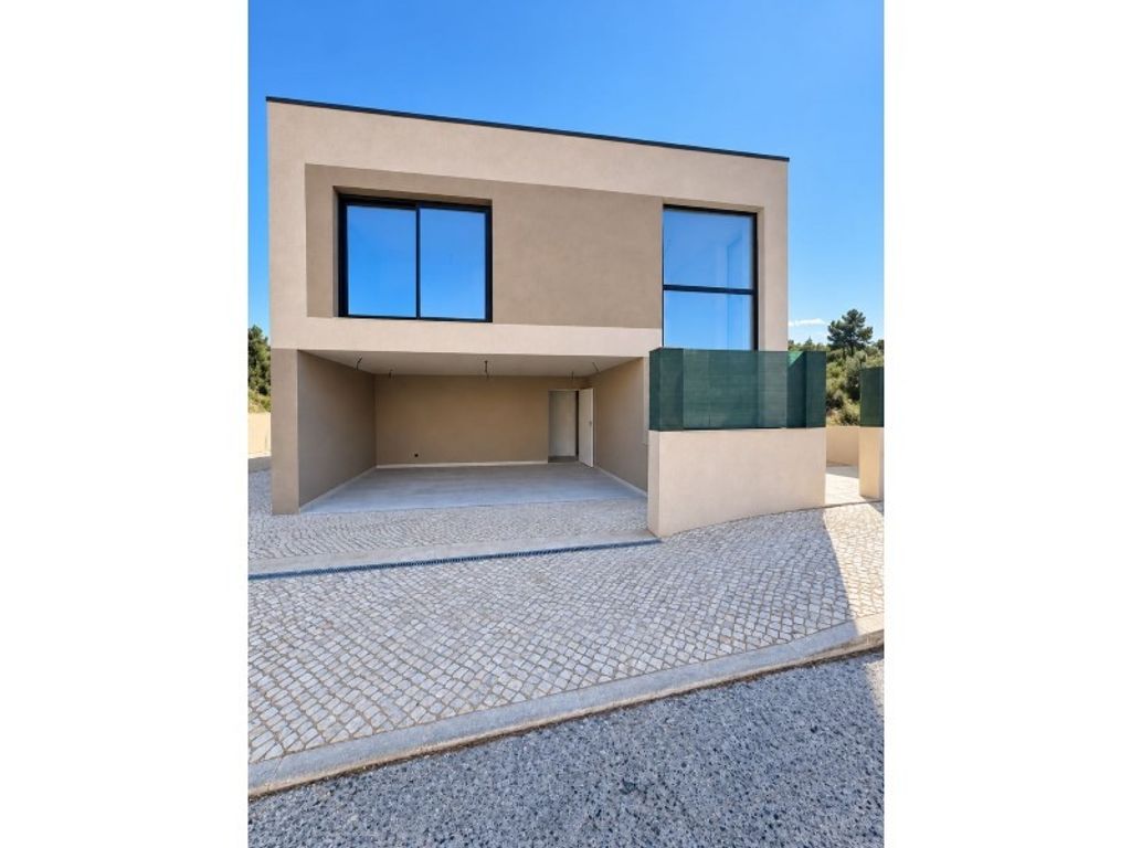 Luxury House for sale in Cascais, 1 250 000 €, Photo 1