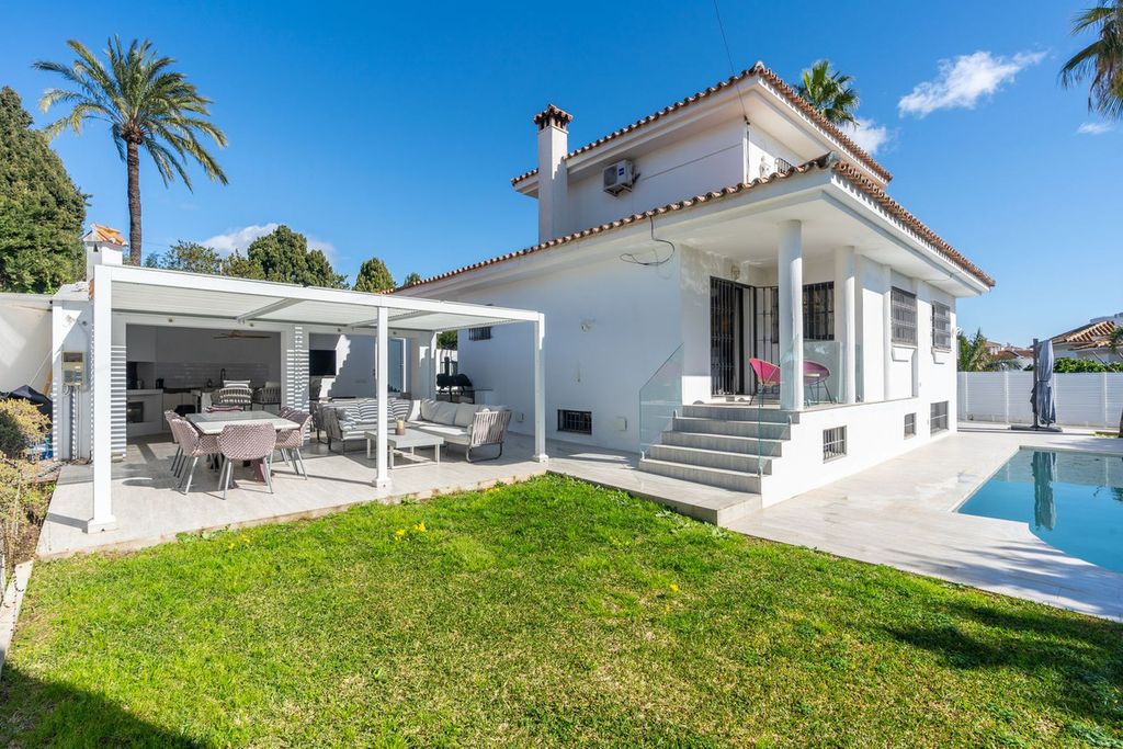 Maison de luxe à vendre à Estepona, 1 399 500 €, Photo 1