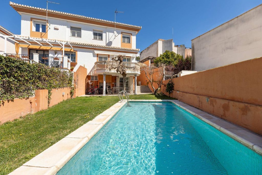 Luxury House for sale in Granada, 555 000 €, Photo 1